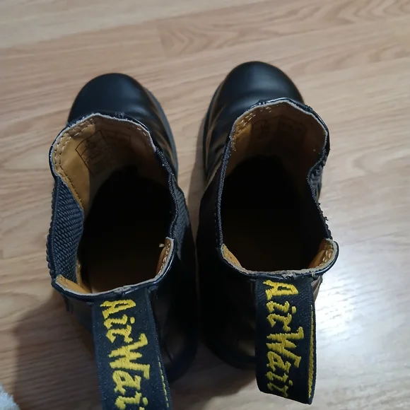 Doc Marten 2976 Smooth Leather Chelsea Boots - Picture 7 of 9